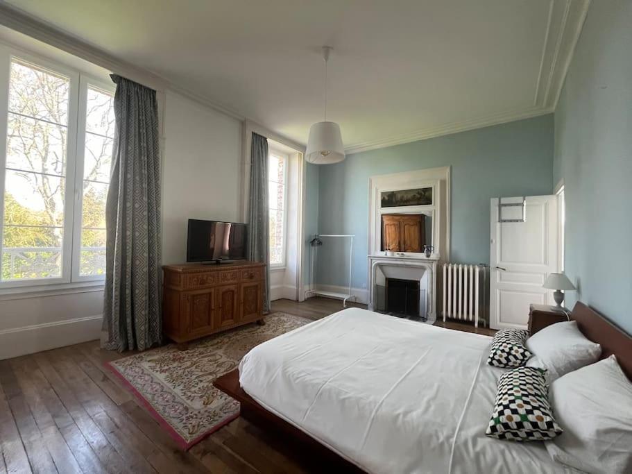 La Demeure De Margot - 24 Couchages Βίλα Villeneuve-sur-Yonne Εξωτερικό φωτογραφία