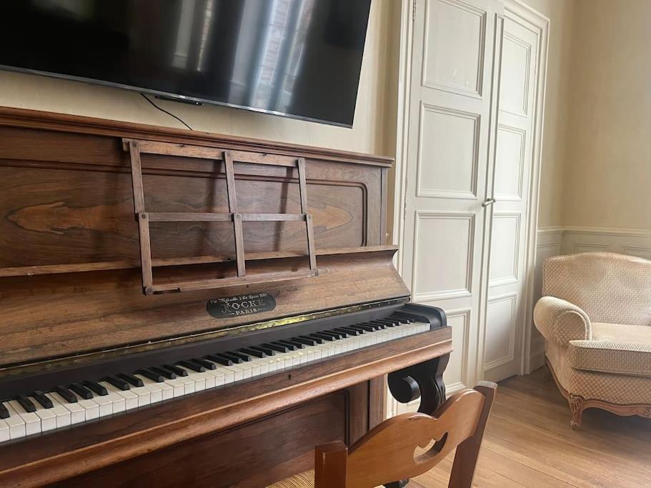 La Demeure De Margot - 24 Couchages Βίλα Villeneuve-sur-Yonne Εξωτερικό φωτογραφία