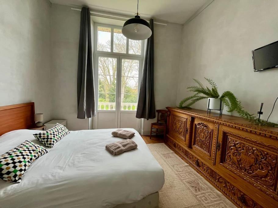 La Demeure De Margot - 24 Couchages Βίλα Villeneuve-sur-Yonne Εξωτερικό φωτογραφία